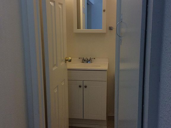 Downstairs 1/2 bath