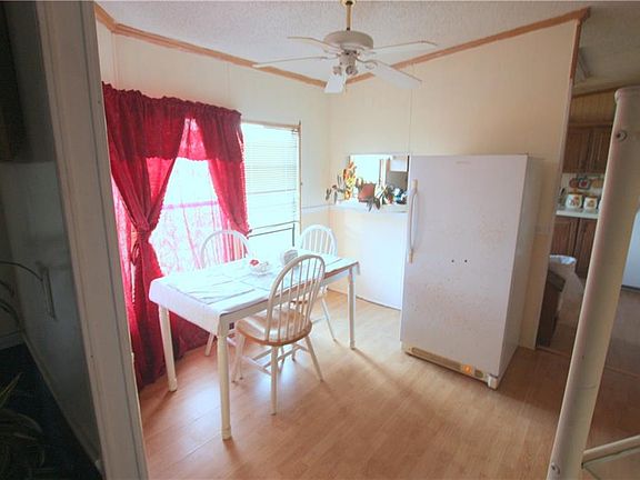 4th image of 5010 Fruitville Ave