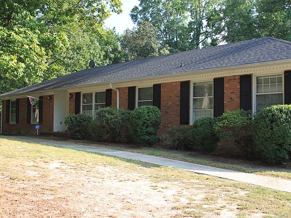 3rd image of 2402 E Providence Dr