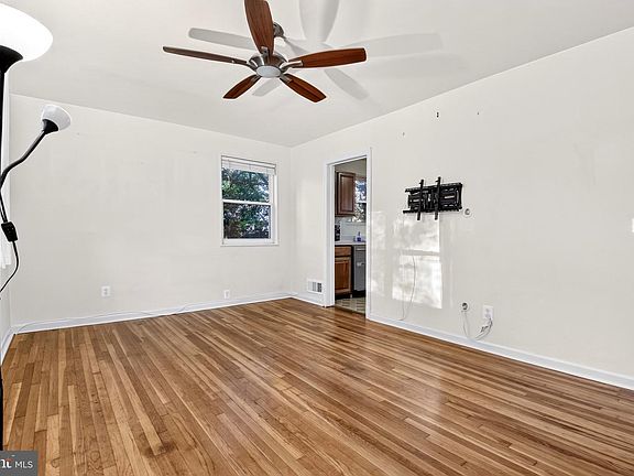 4th image of 11813 College View Dr