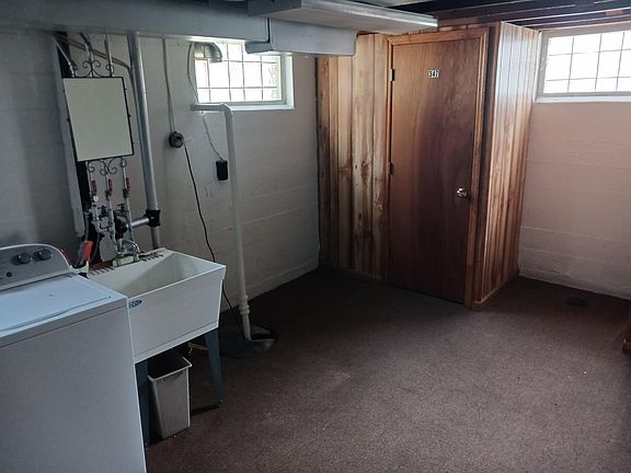 3rd image of 345 Orchard Dr