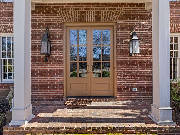 4th image of 400 Colonial Rd