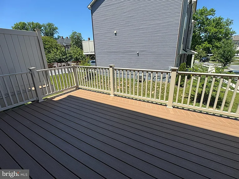 213 Pomegranate Ln — Photo 8