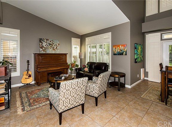 5th image of 42084 Thoroughbred Ln