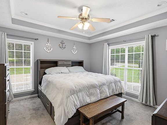 4th image of 374 Lee Road 370