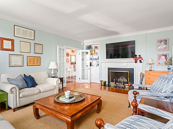 4th image of 261 Blue Ridge Dr