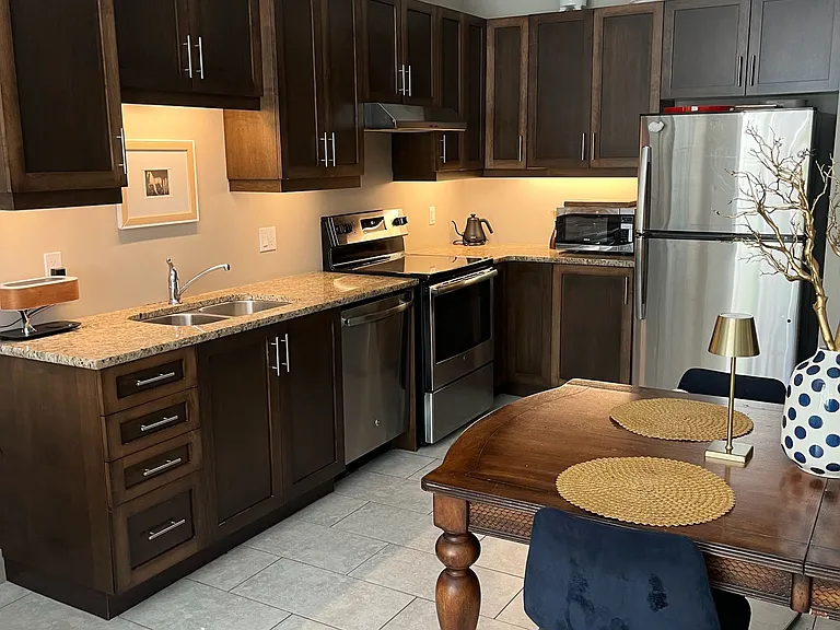 1518 Pelham St #102 — Photo 3
