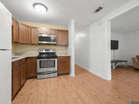 4th image of 2755 Tanner St