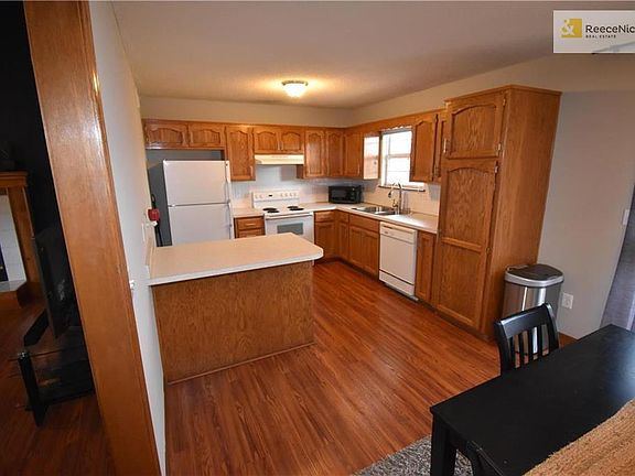 5th image of 2517 SE Winchester Dr