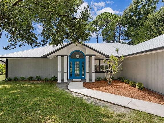 2nd image of 2832 SW GIRALDA