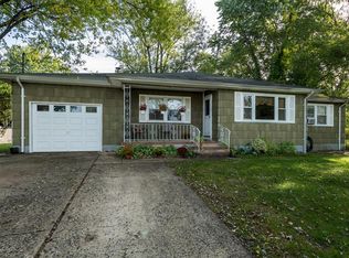 21 Woodland Dr, Howell, NJ 07731