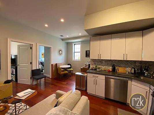 Rented by Realty 2000 Corp | media 23