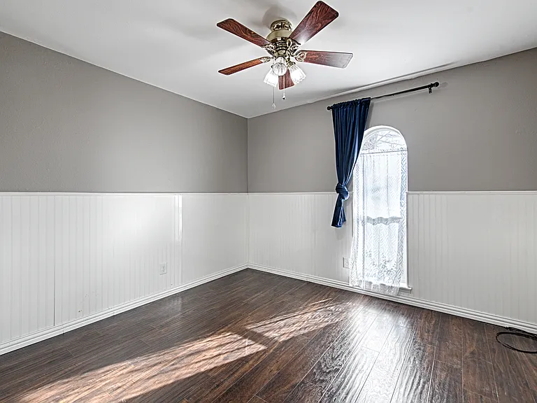 2241 Lockwood Dr — Photo 10