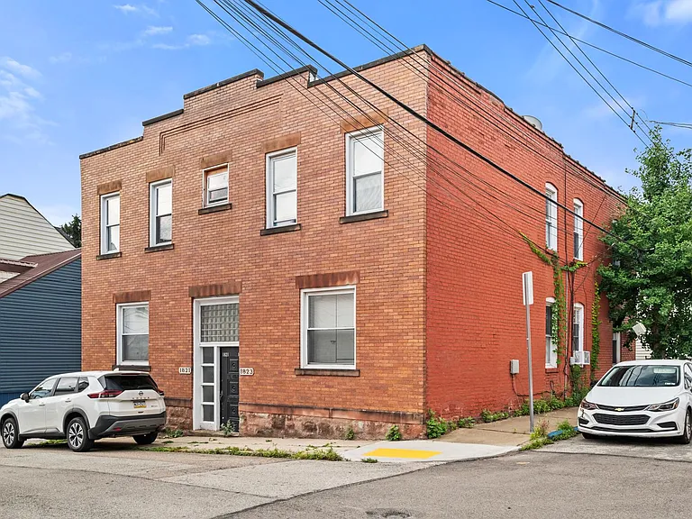 1821-1823 Niggel Street — Photo 4