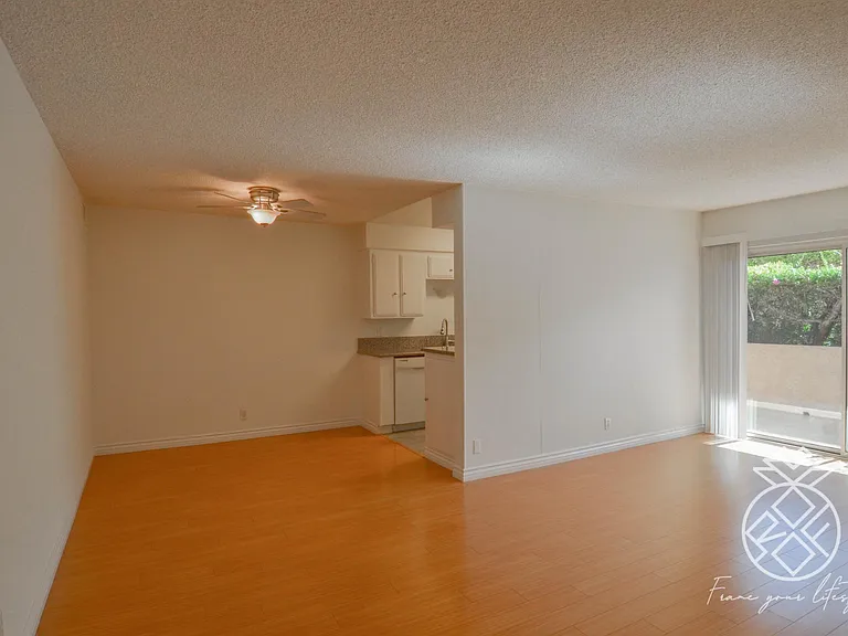 7607 Saint Bernard St #3 — Photo 12