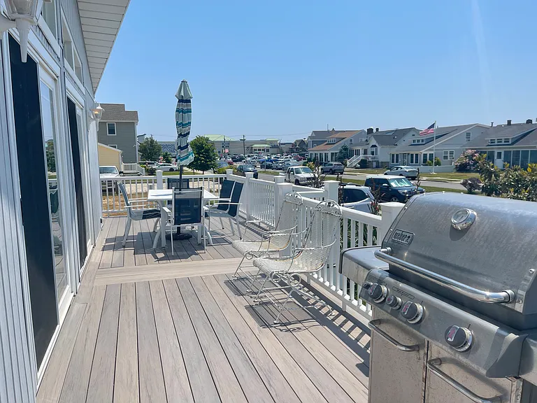 31 Parkway — Photo 31