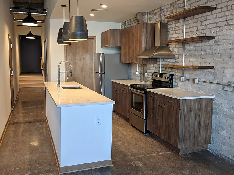 LL Olds Warehouse Lofts & Flats — Photo 4
