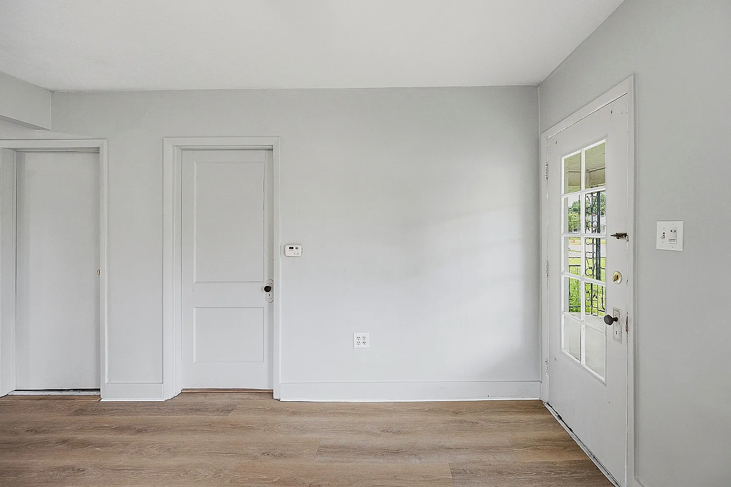 2 bed, 816 sqft, $1,200 — Photo 2