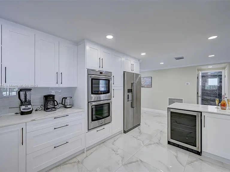 1109 Hollywood Blvd — Photo 28