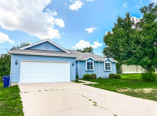 1818 Red Bird Dr, Webb City, MO 64870