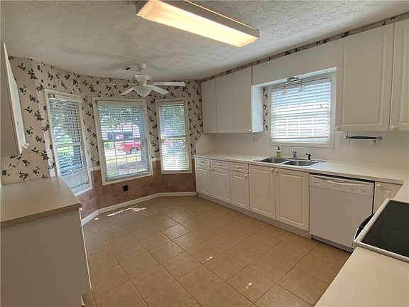 4th image of 3400 Salem Cove Trl SE