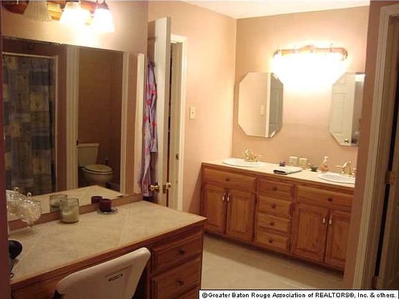 3rd image of 3741 Thelma St