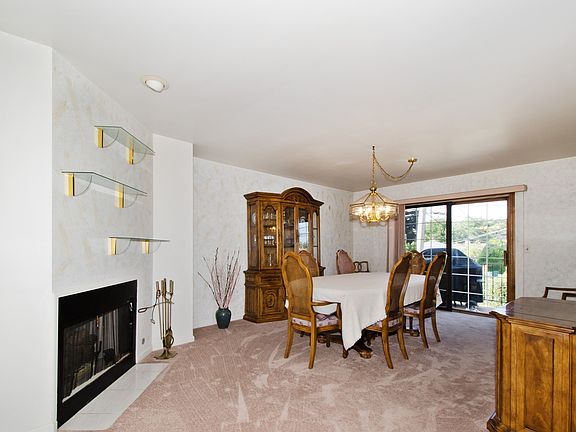 3rd image of 4248 W Touhy Ave