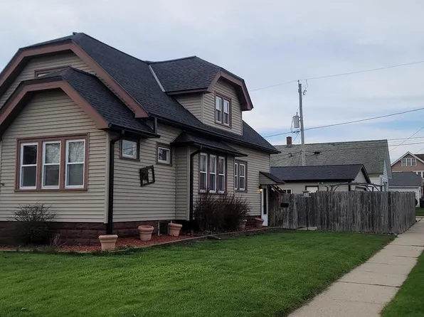1402 Manitoba AVENUE, South Milwaukee, WI 53172