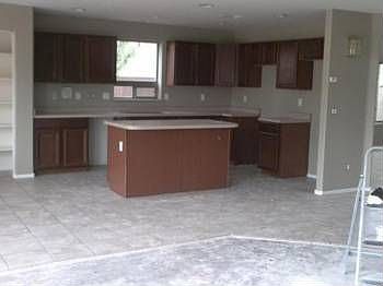 3rd image of 692 E Kelsi Ave