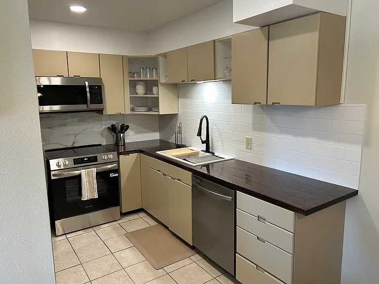 3055 Trinity Dr #611 — Photo 5
