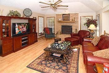 2nd image of 1409 Cambridge Ln