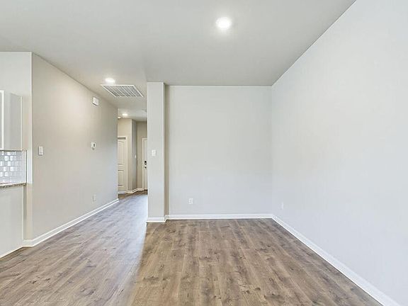 4th image of 113 Broussard Hill Dr