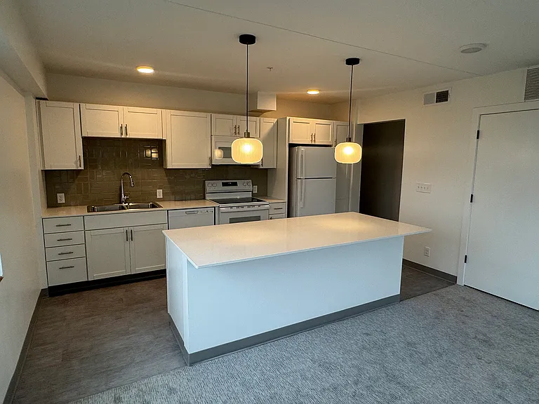 3483 Larimore Ave — Photo 10