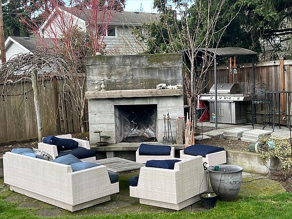 3rd image of 634 12th Ave