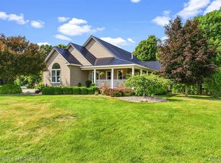 7578 Waters Edge Dr, Vassar, MI 48768