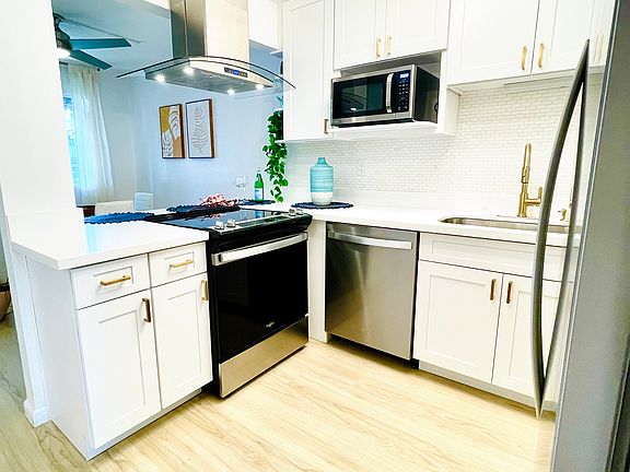 5th image of 94-1444 Lanikuhana Ave APT 450