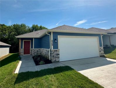 429 Valley View Dr, Tonganoxie, KS, 66086