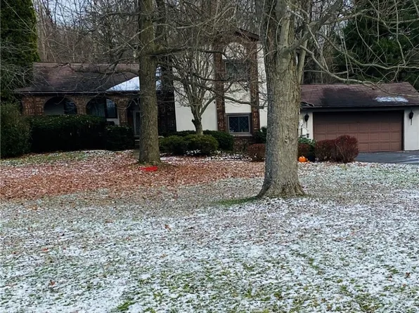 7156 Oak Hill Dr, West Farmington, OH 44491