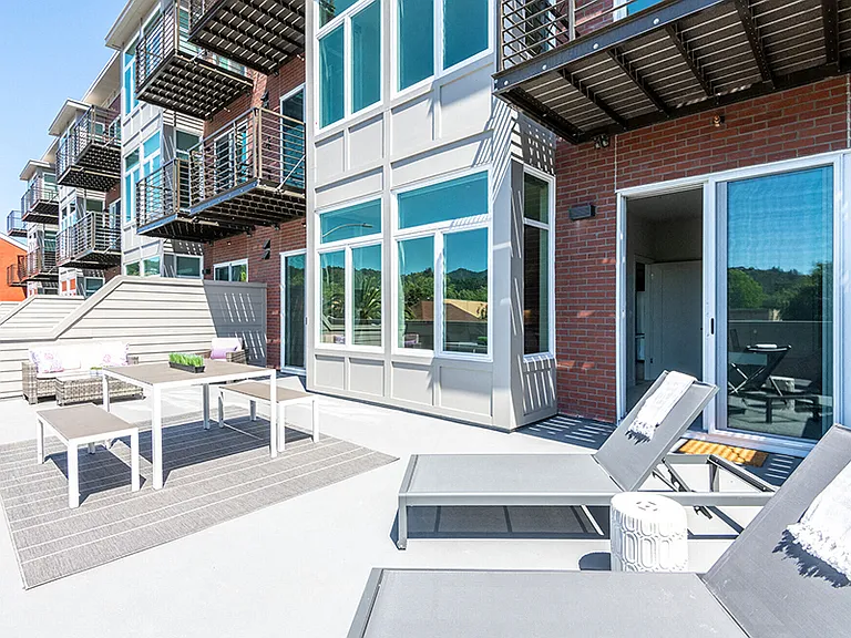 Second and B Street Apartments — Photo 12