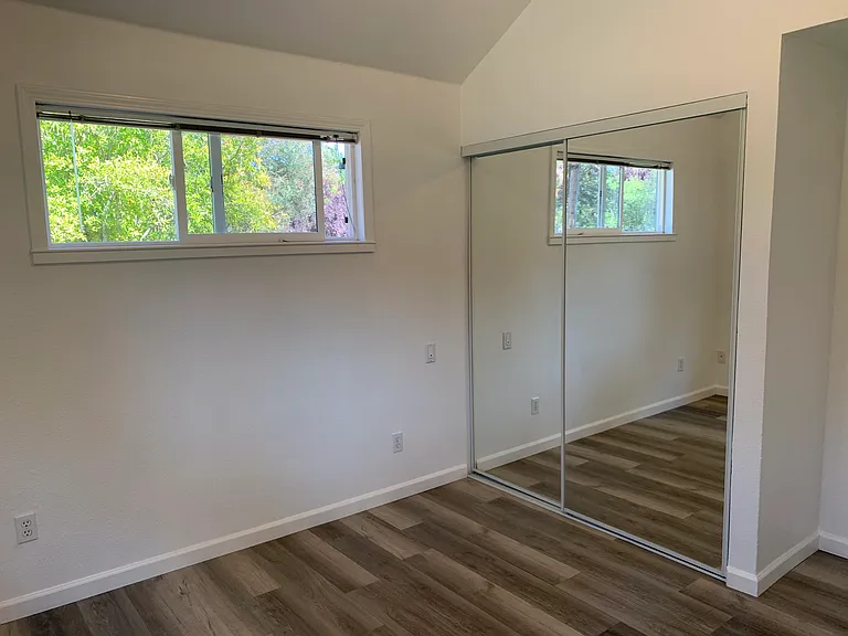 1850 Reiman Ln — Photo 12