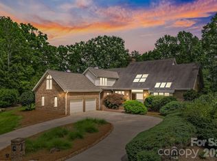 5901 Marsailles Ct, Charlotte, NC 28277