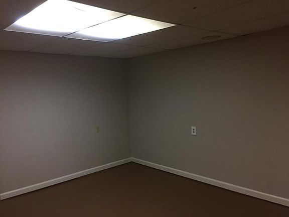 3rd image of 23 Glenmark Ct