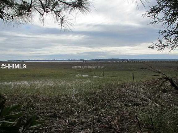 3rd image of 6 Pine Island Rd