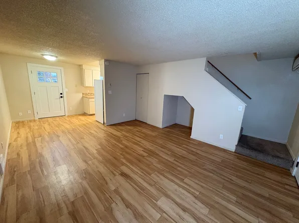 360 SE Railroad St APT 2, Bend, OR 97702