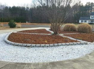 7635 Salem Chapel Rd, Walnut Cove, NC 27052