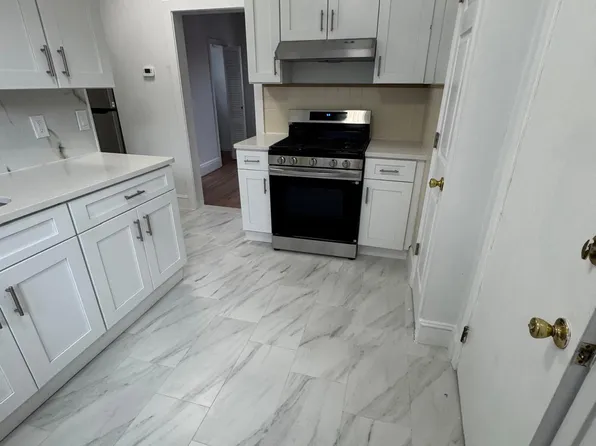 (undisclosed Address), Saddle Brook, NJ 07663