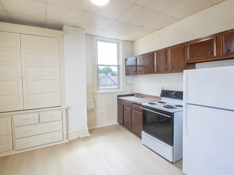 722 Wood St #5 — Photo 5