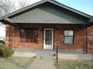 1006 E Walnut St, Cushing, OK 74023