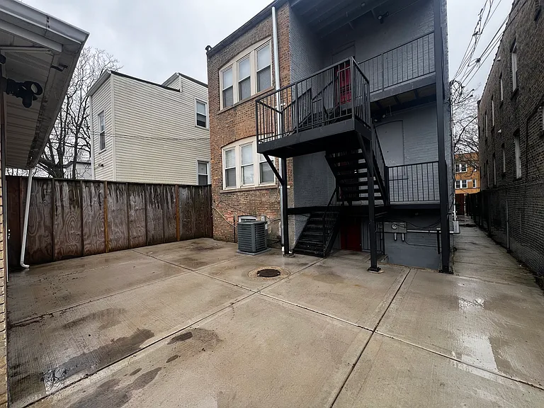 735 N Hamlin Ave #1 — Photo 20