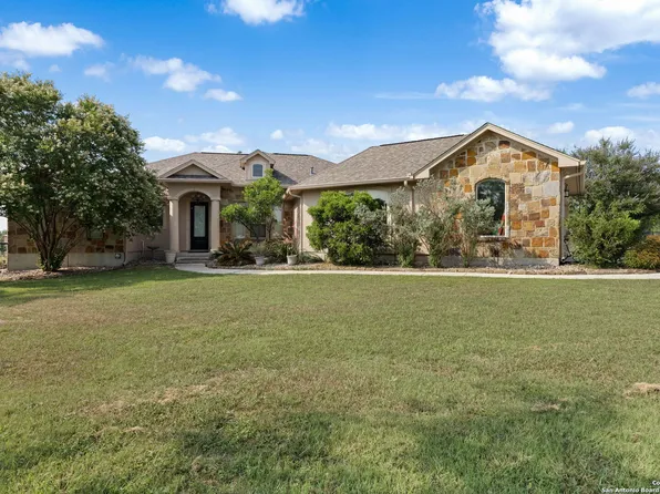 438 County Road 367, Hondo, TX 78861